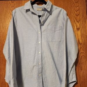 Everlane Organic Oxford (Size 10) - Classic Chic!